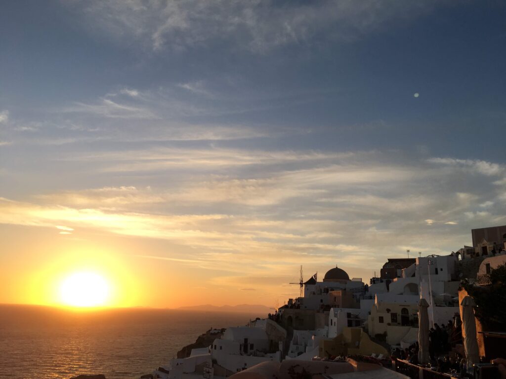 ギリシャ　サントリーニ島イアの夕日